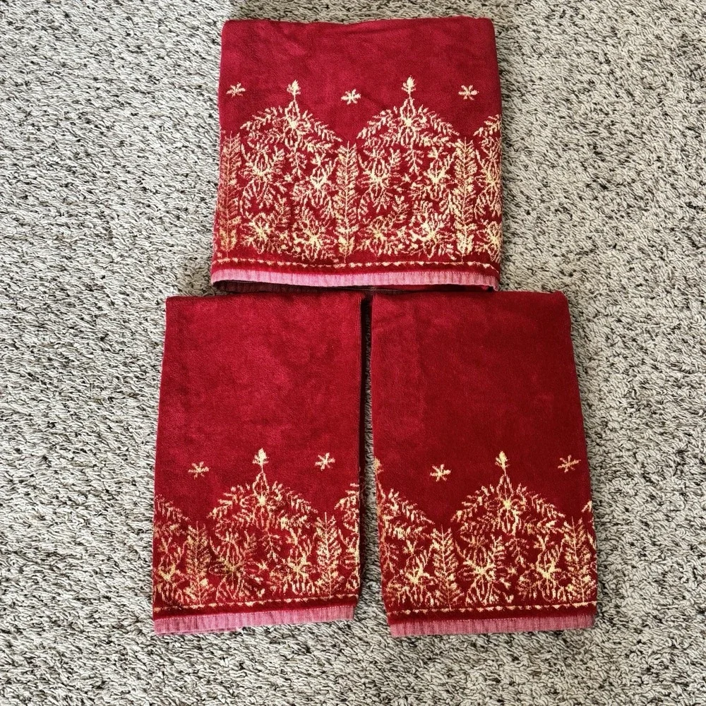 Southern Living‎ Bath Towels Winter Theme Red w/Gold Backside Reversible 3pc